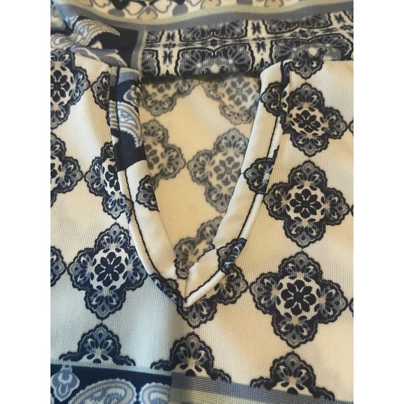 Exclusive One Knit Blue Patterned Top Stretch Sleeveless Size Large - Picture 6 of 7